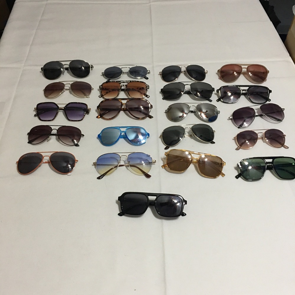 Lot of 21 Sunglasses Unisex Multi-Color Aviator Wayfarer Mixed Brands